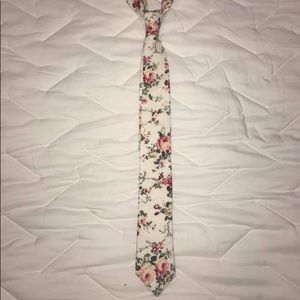 Floral tie